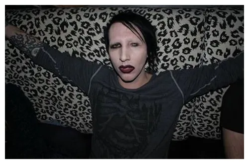 【60画像】奇抜なメイクや衣装！（マリリンマンソン）の壁紙・高画質画像まとめ！ 写真まとめサイト pictas