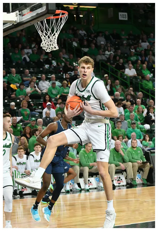 Men's basketball marshallu