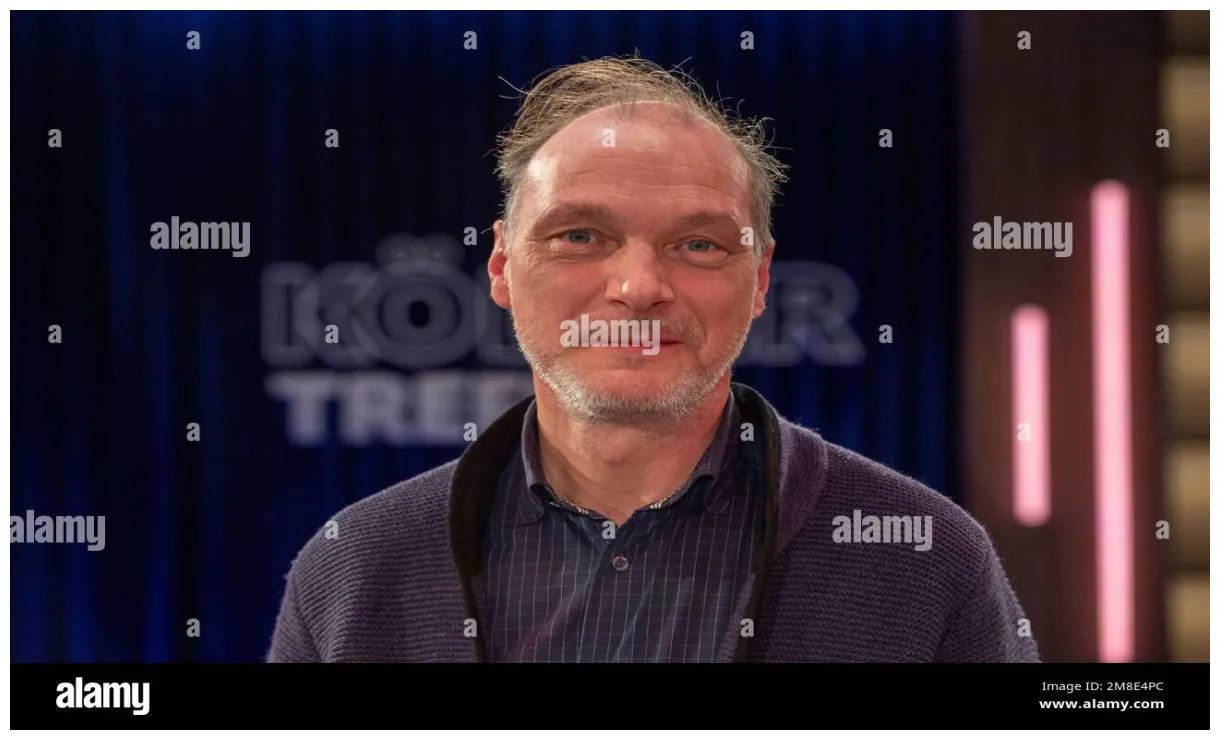 Actor, portrait, portrait, cropped single