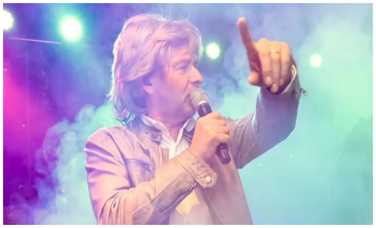 Book look a like act? directly on showbird !