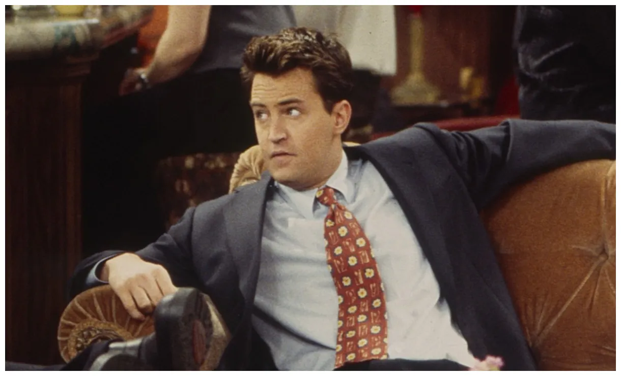Matthew Perry Remembered: Iconic Episodes of “Friends” Sit-Com (1994-2004)