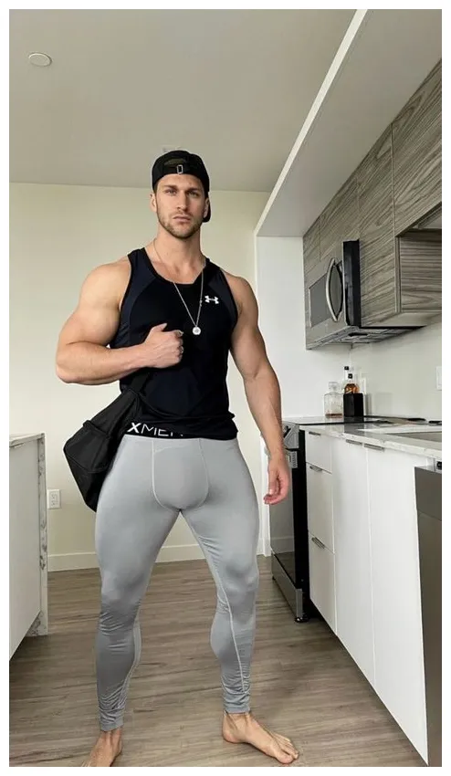 Tightguys men in tight pants, lycra men, gym outfit men