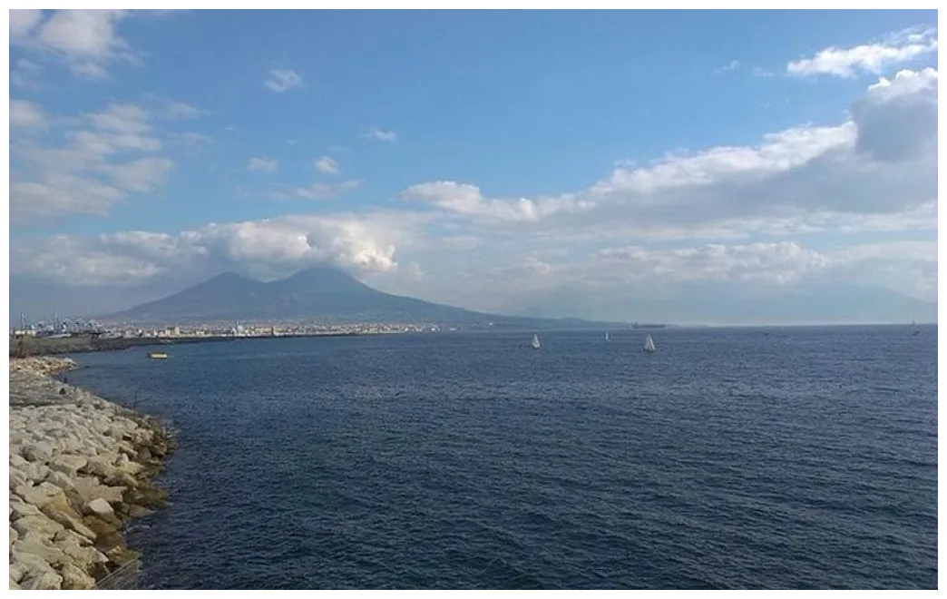 Meteo Napoli, nel weekend nuvole e temperature estive