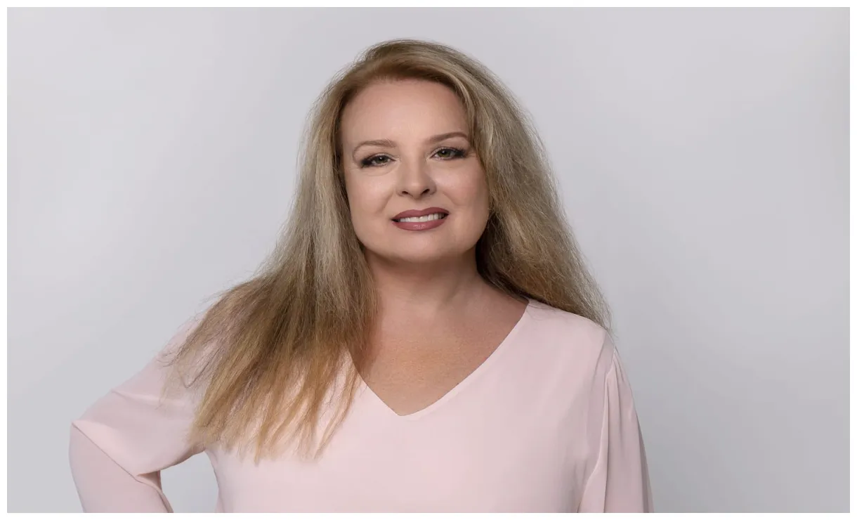 Cynthia sardou, fille de métier, où elle vit, relations