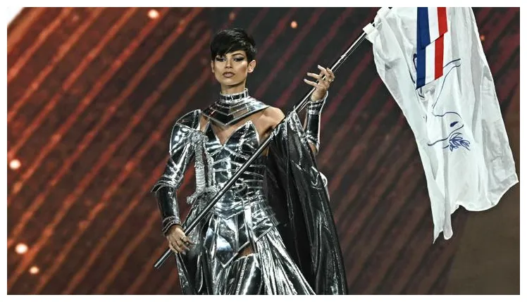 À Miss Univers 2025, le choix d’Ève Gilles pour son costume national