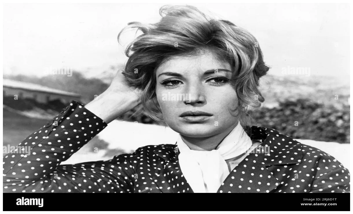 Monica vitti avventura Black and White Stock Photos & Images - Alamy