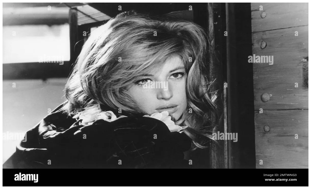 1963 france italy monica vitti director Black and White Stock Photos