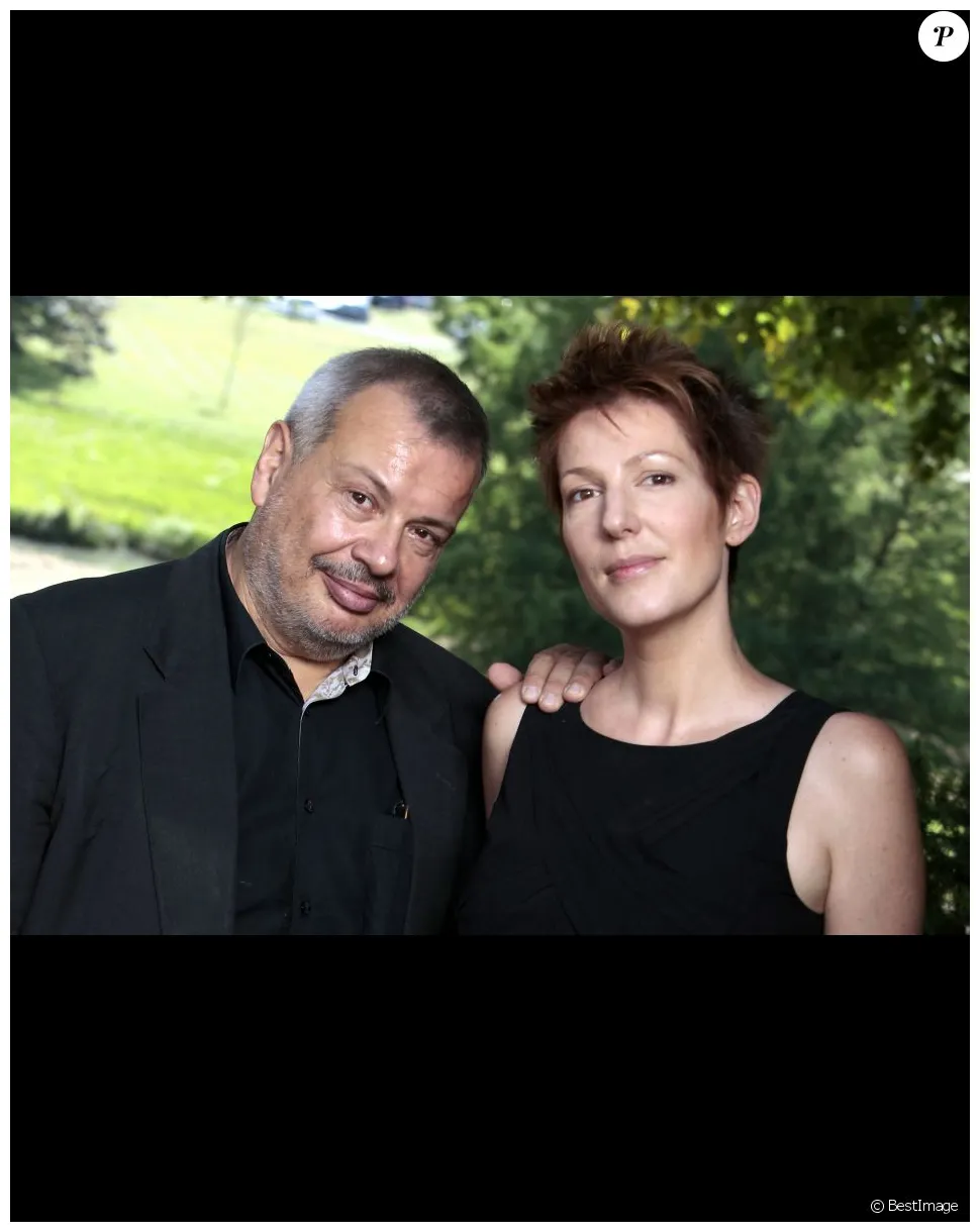 Son mari périco légasse candidat aux élections