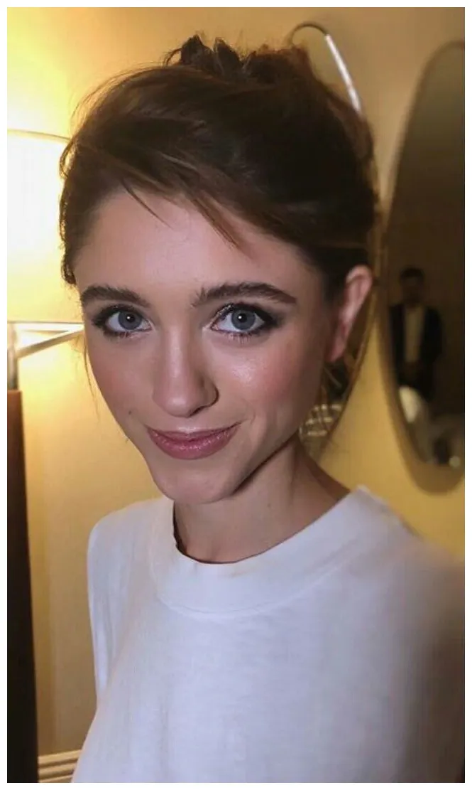 Pin by 𝒞𝒽𝒾𝒸𝒶 𝒫𝒶𝓁𝑜 𝒮𝒶𝓃𝓉? on hair natalie dyer, stranger things girl