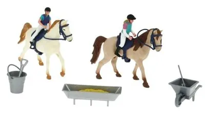 Hh poland, konie, zestaw figurek z zagrodą i akcesoriami smyk