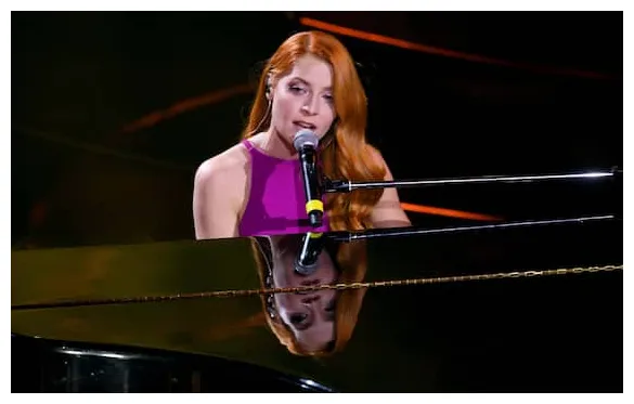 Noemi, chi è e come è cambiata la cantante e conduttrice del concerto