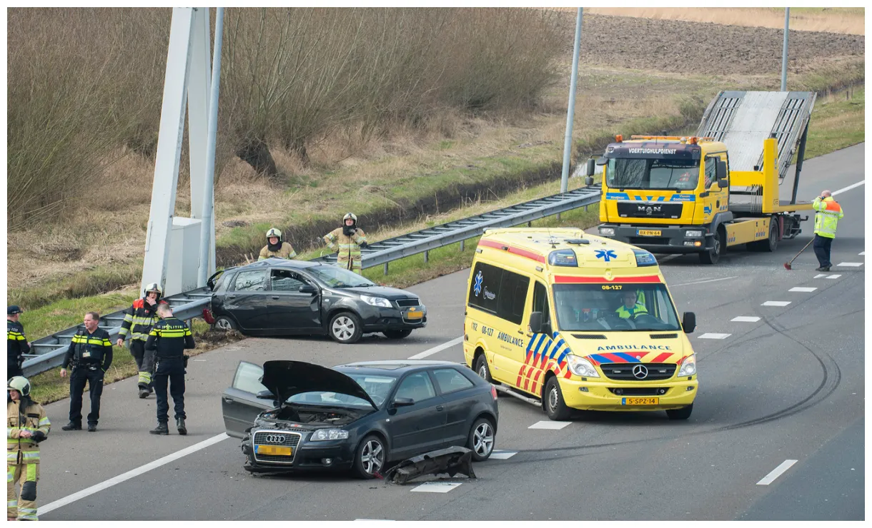 Meerdere gewonden na ongeluk op a2 bij culemborg; persoon uit auto