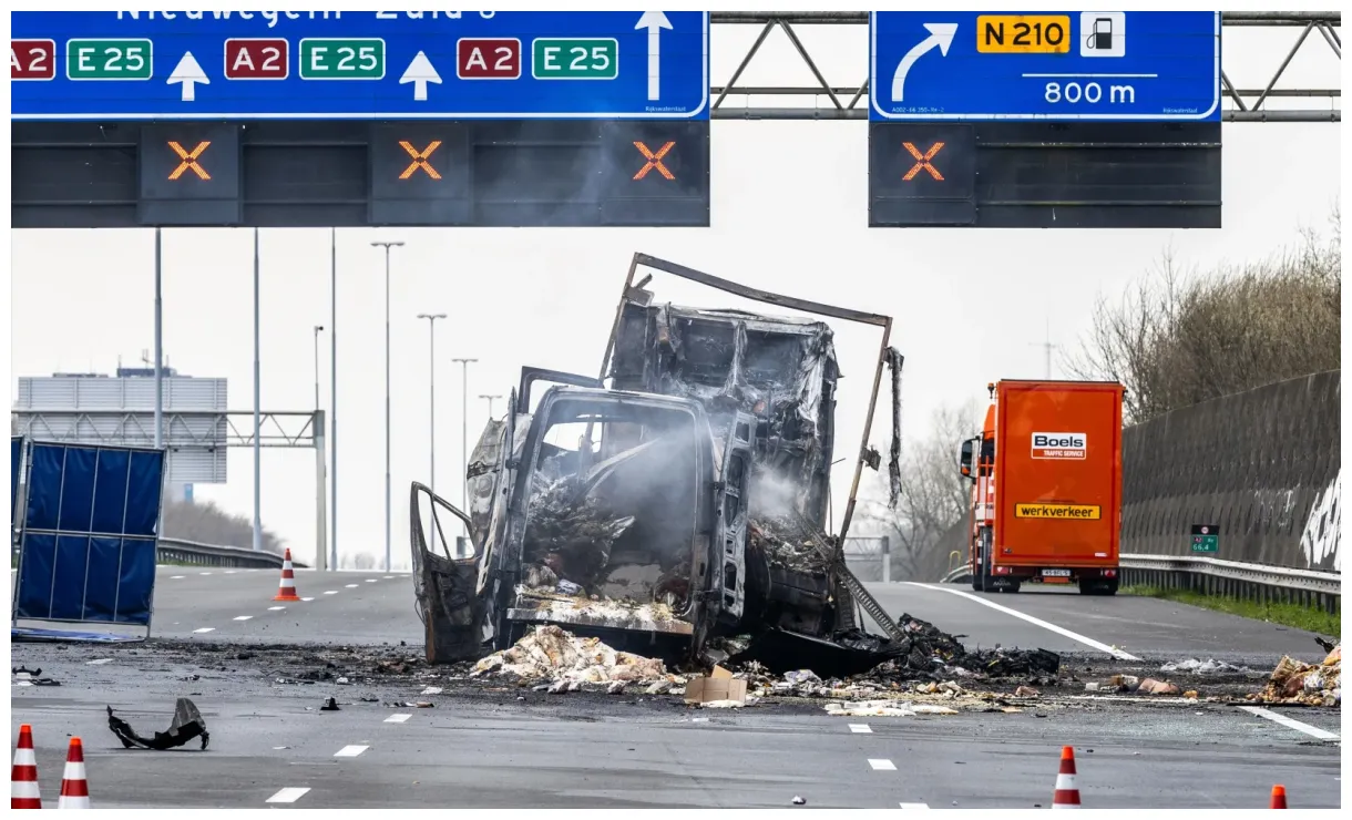 Ernstig ongeluk op a2 tweede dode gevonden in bestelbus linda.nl