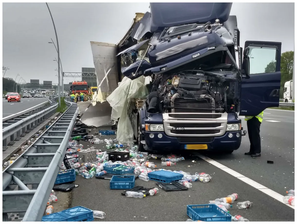 Traumaheli voor zwaar ongeluk op a2 bij eindhoven, chauffeur