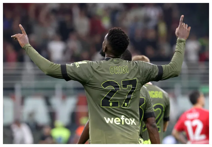 Video scores first milan goal football italia