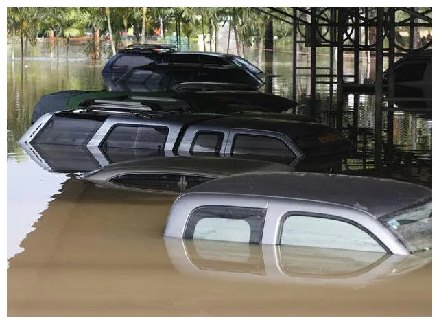 In beeld de overstromingen in thailand