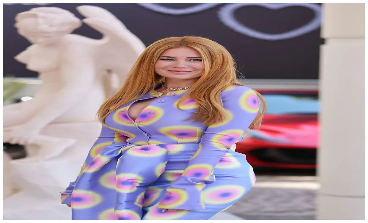 Leaving hotel martinez in cannes 05/22/2023 • celebmafia