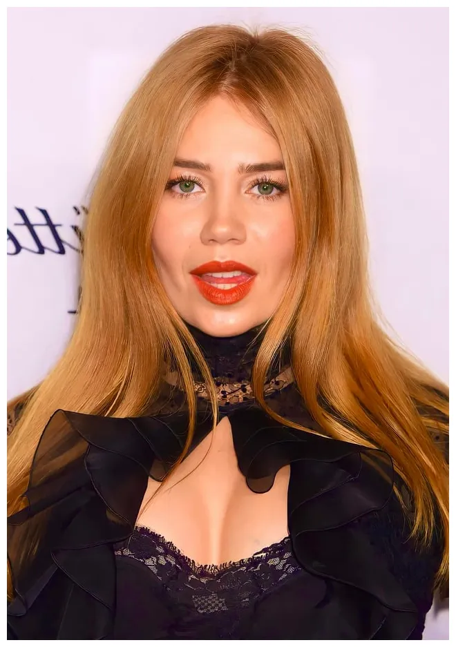 Palina in grünem kleid r/palinarojinski