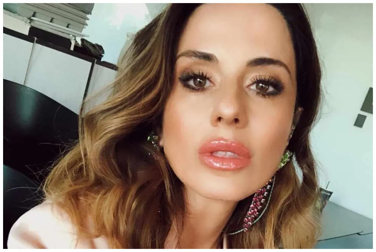 Nuovo anno col botto la scollatura fa "boom"