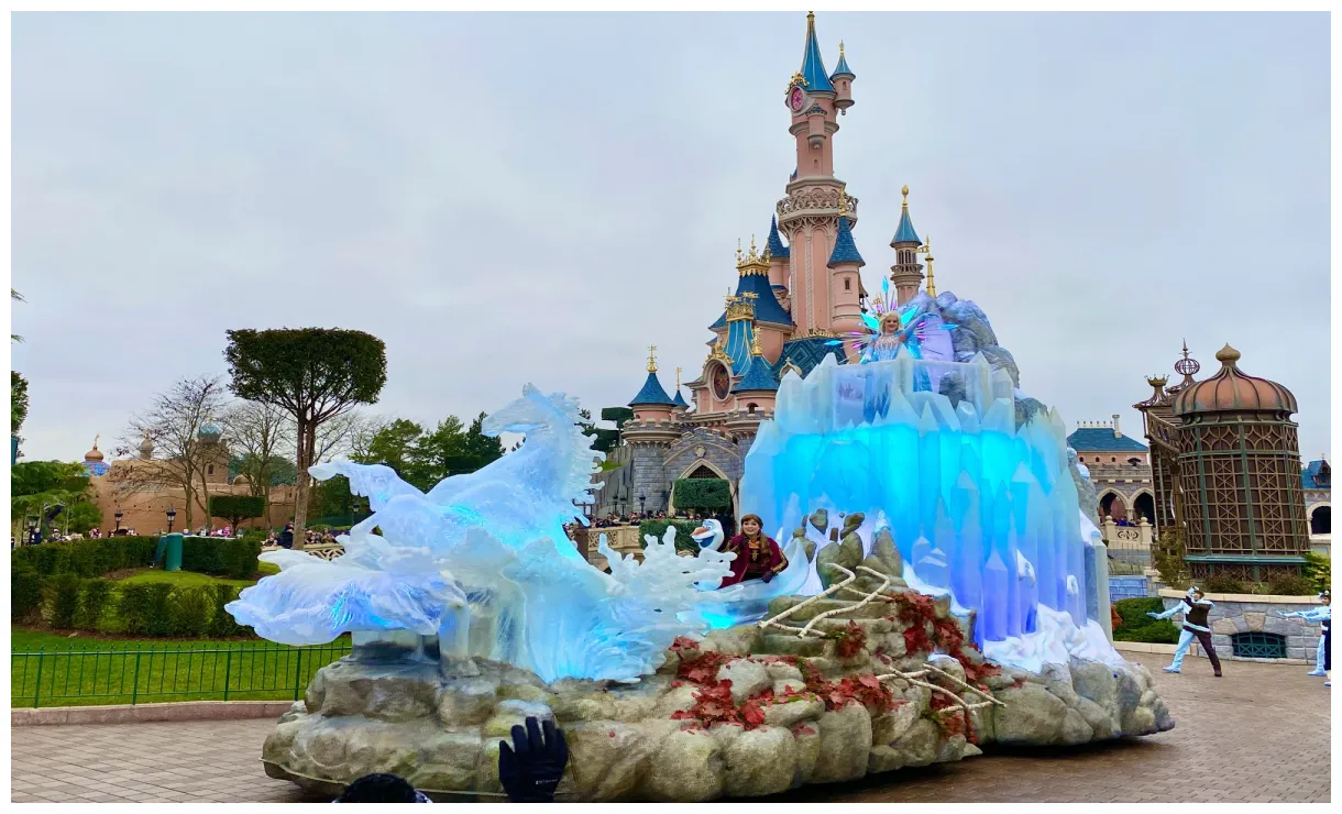 A frozen celebration comes to disneyland paris