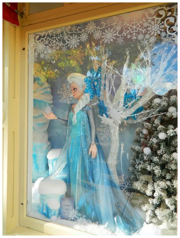 Frozen showcase at disneyland paris frozen 36072360 fanpop