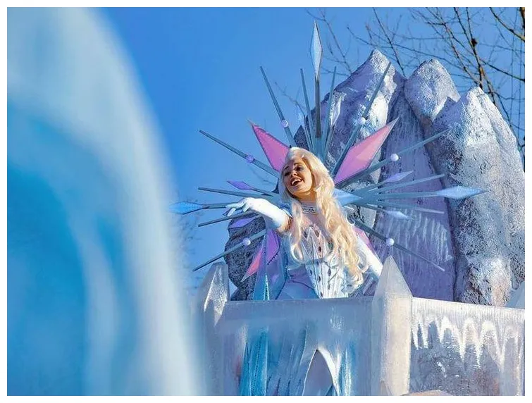 Frozen celebration disneyland paris reine des neiges, reine des