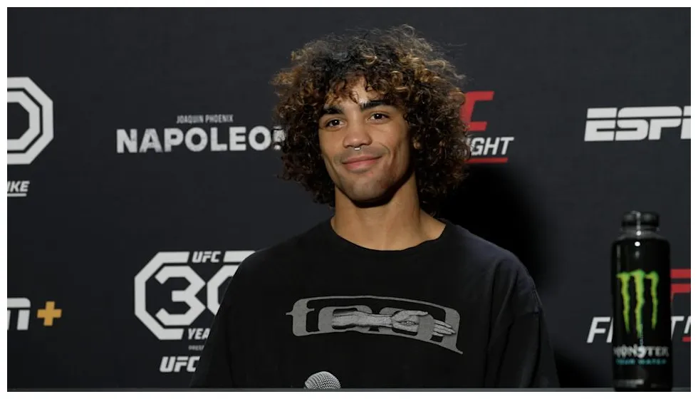 Modern mma problems asks aguirre to unblock him on