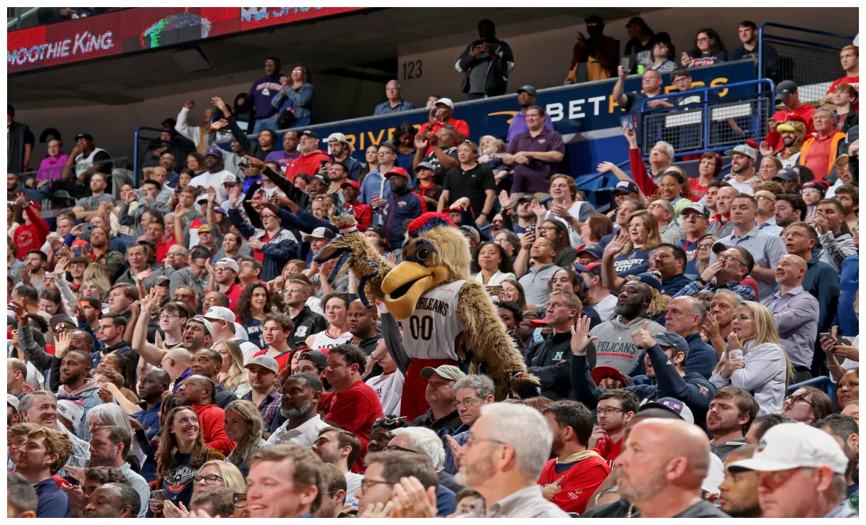 Photos: Pelicans vs. Suns | Fans and Entertainment 12/11/22 Photo