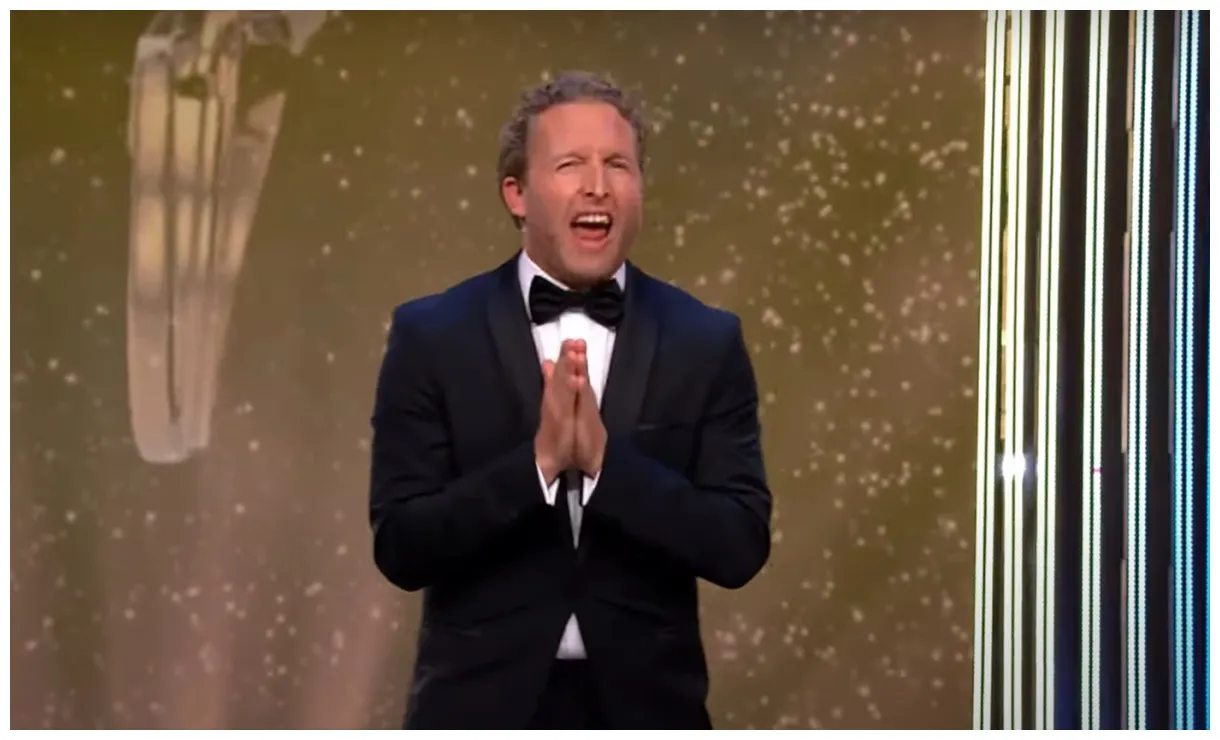 Sloopt johan derksen in keiharde roast op