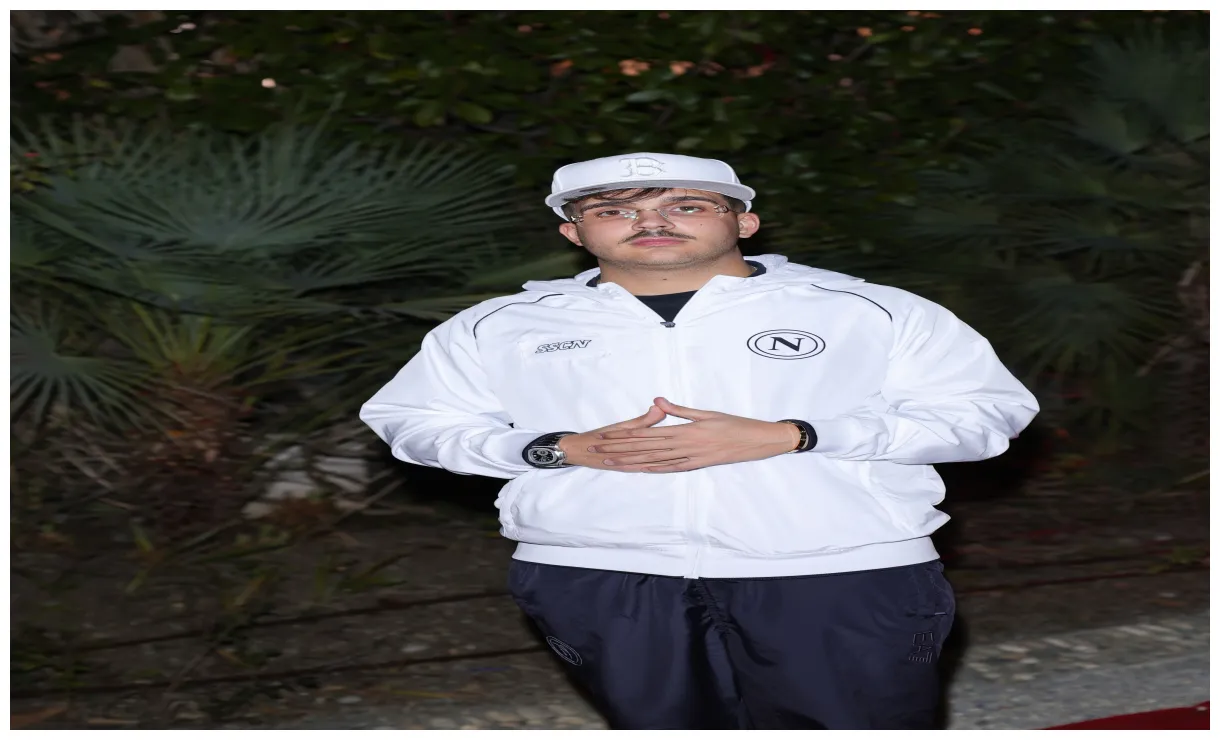 Chi è geolier, il volto della new wave della musica napoletana e