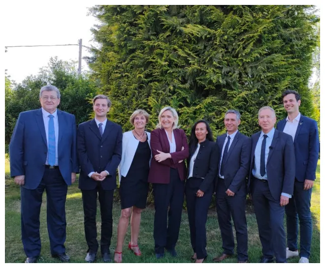 Who is ? wikipédia, age, wife, family, biography net