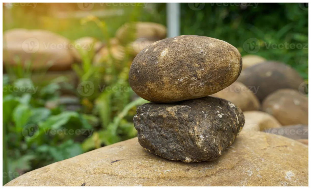 L'équilibre des pierres est un art qui découle de l'empilement de