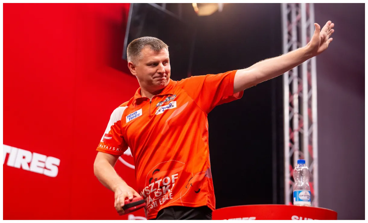 Returns to winning ways in sensational style at pc15 pdc