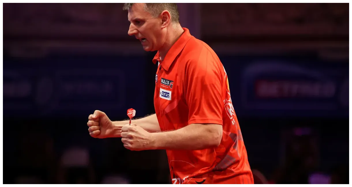 And bunting seal straight sets victories to begin world grand prix