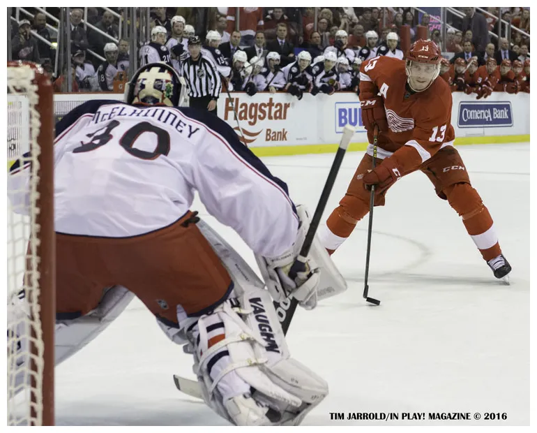 Pix in play! magazine