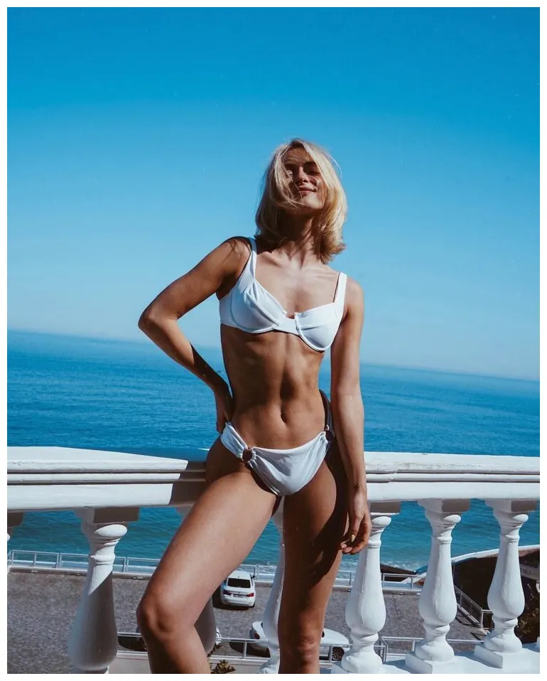 9 hot sexy bikini pics