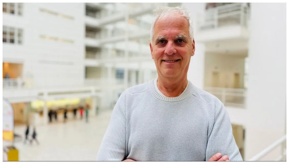 Keert terug met politiek radioprogramma omroep west