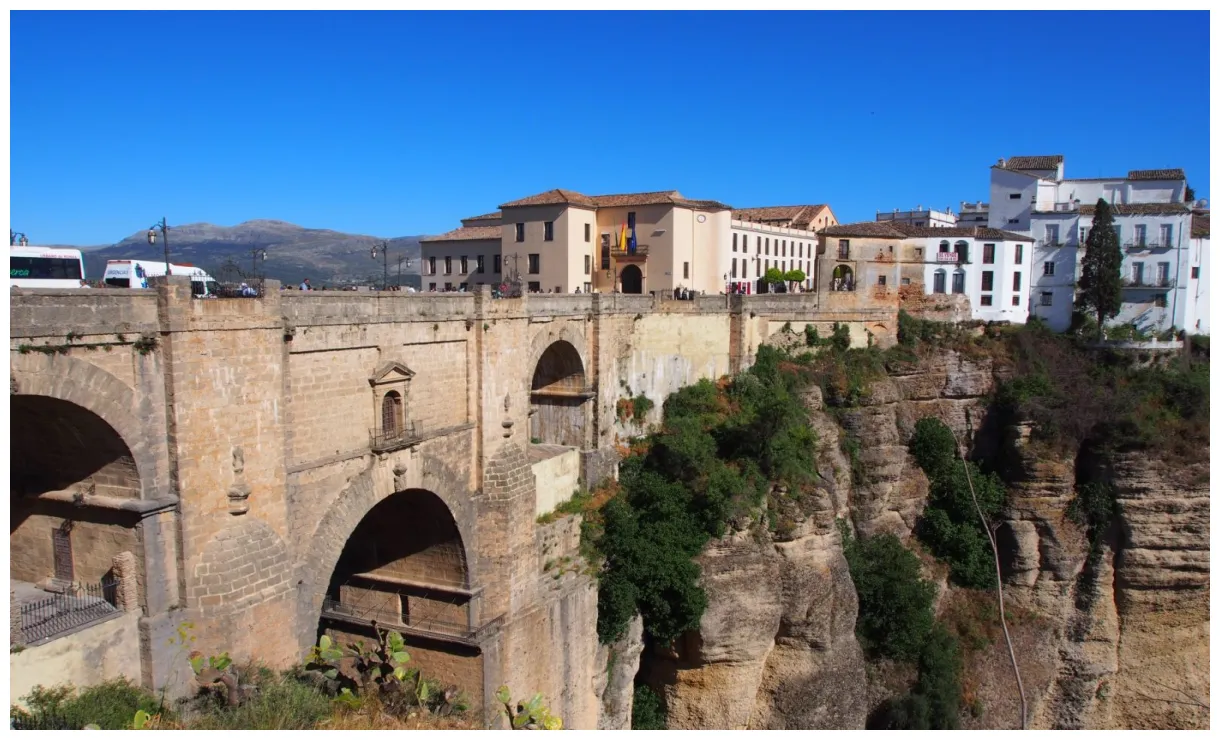 【おすすめバル情報】スペインイチ感動したワインバルは、崖の上の町ロンダにあり。 hop trip 〜ビールと自然と音楽と〜