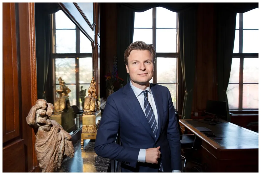 Minister of defence 'i completely lost all motivation