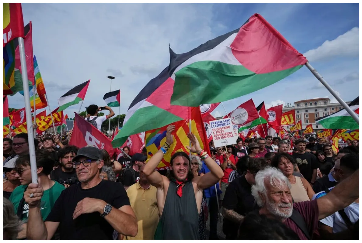 Sindacati pronti allo sciopero. atenei occupati, porti bloccati il