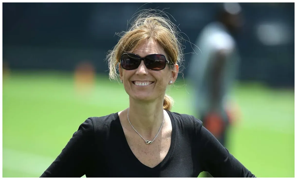 Aponte transitioning out of role as dolphins exec