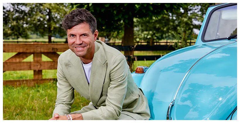 Eert zijn overleden vader op bijzondere wijze 100%nl