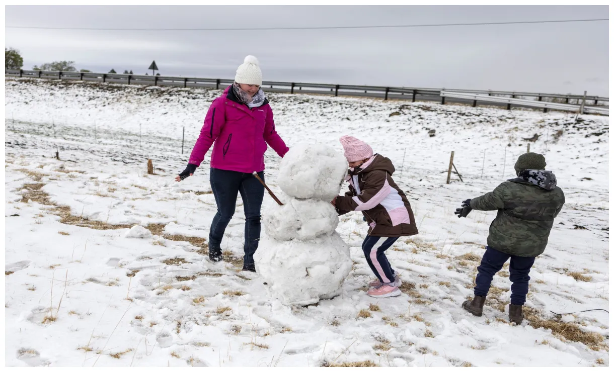 Zeldzame sneeuwval ontregelt zuid-afrika trouw