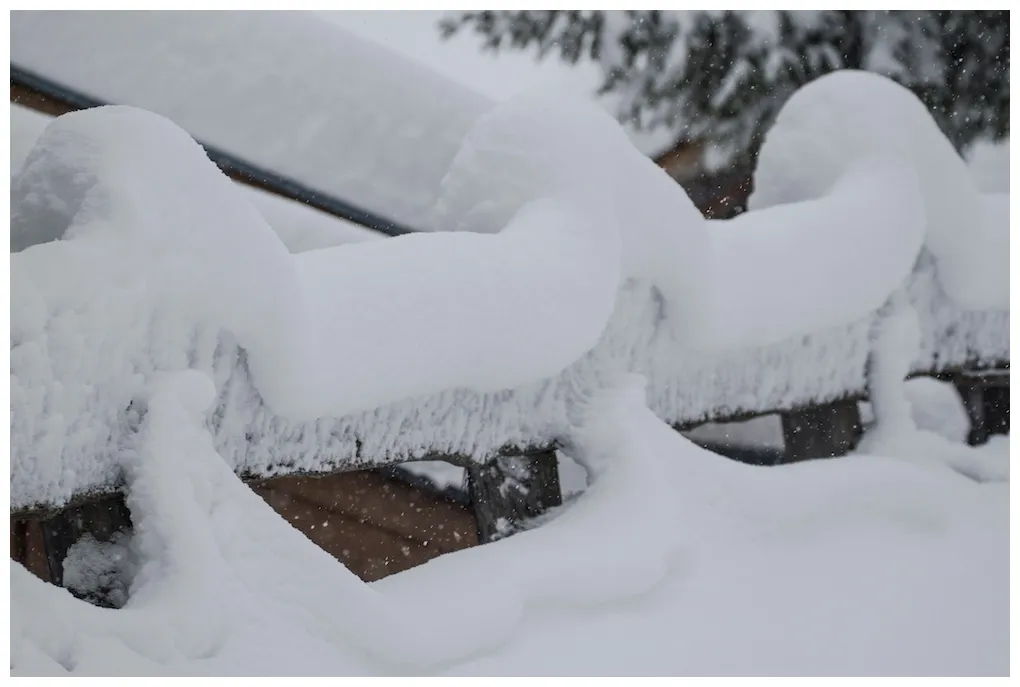 Flinke sneeuwval in zwitserland en italië