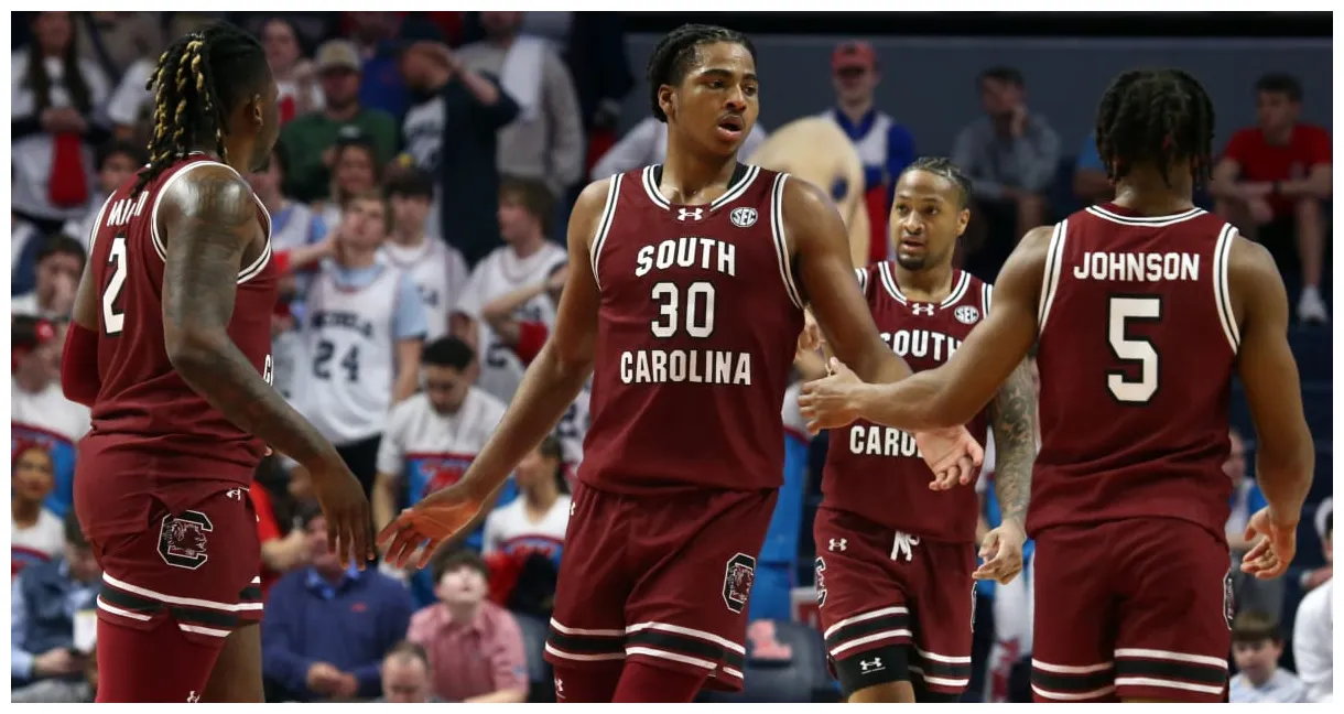 South carolina's men's basketball team sees slight bump in ap top 25