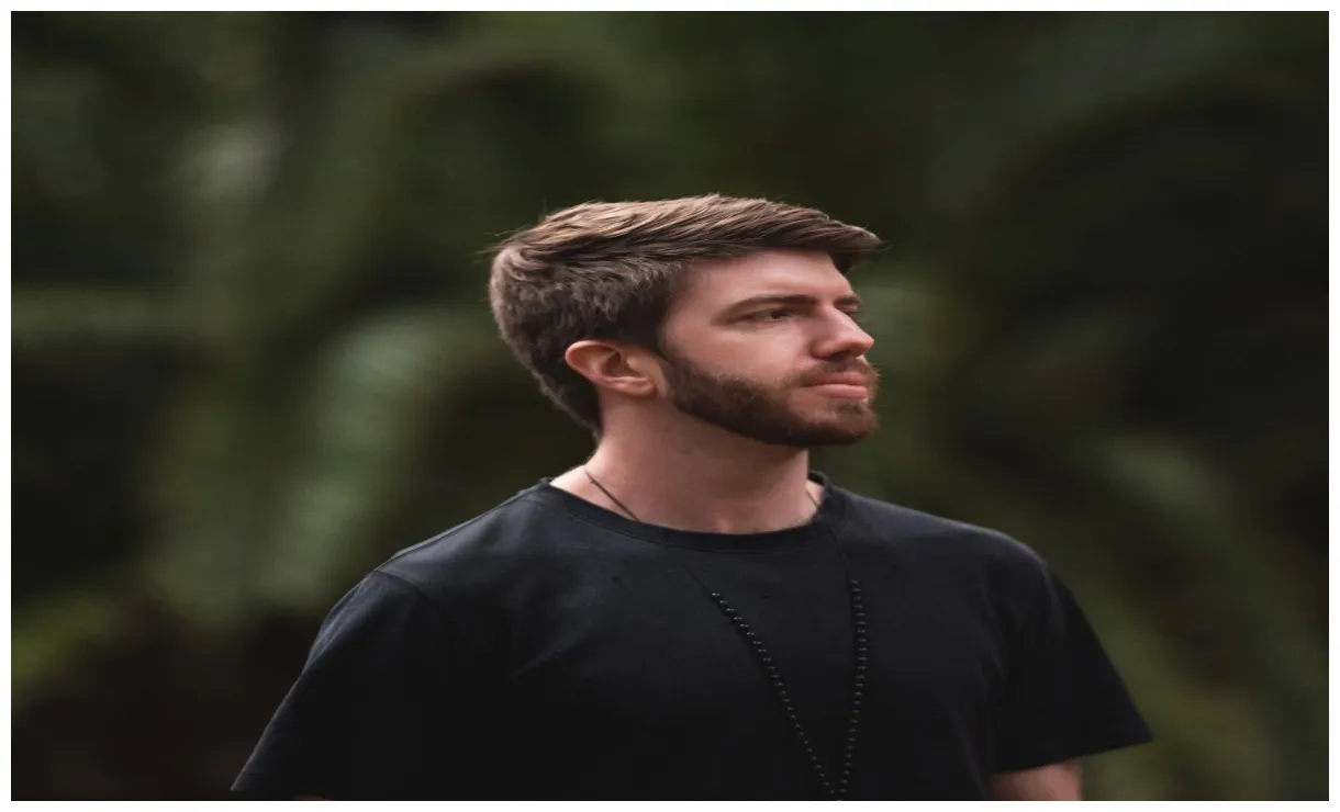 Spencer Brown · Artist Profile