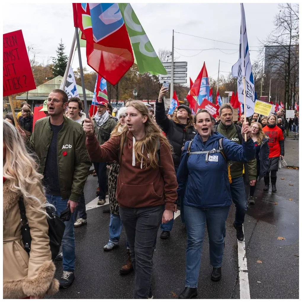 Stakingen in hoger onderwijs tegen bezuinigingen omroep gelderland