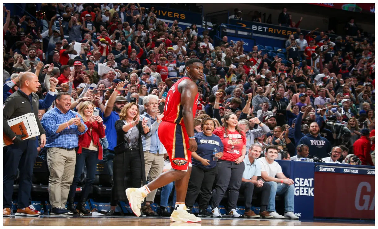 S pelicans vs. suns fans and entertainment 12/9/22 new