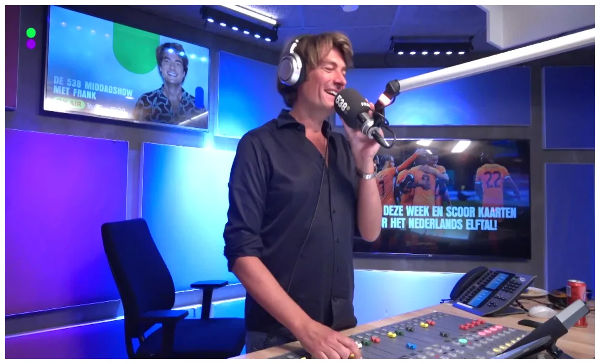 Radio-dj grapt ' zijn uit elkaar' shownieuws