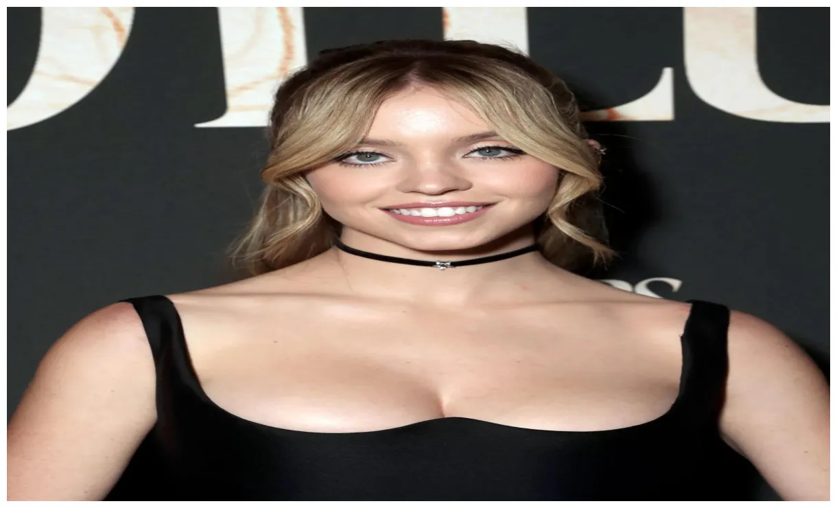 Back in Black : r/SydneySweeney